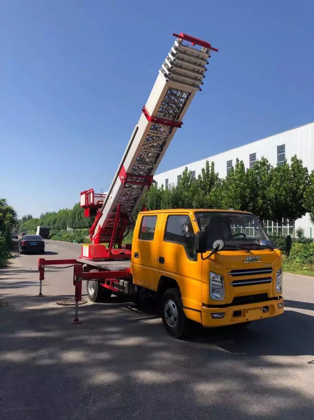 饶阳县附近的云梯车出租服务：轻松解决高空作业需求