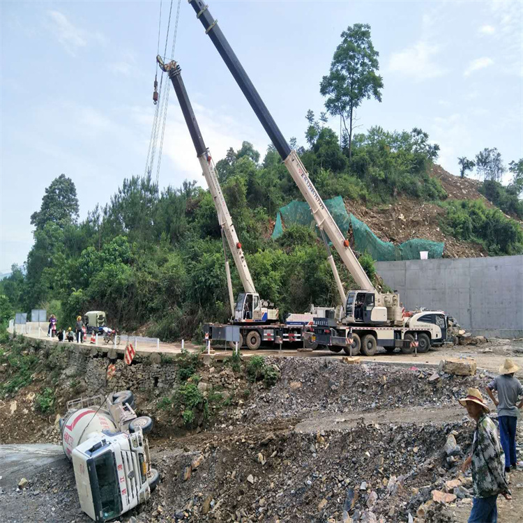 饶阳县汽车掉沟里叫吊车救援要多少钱